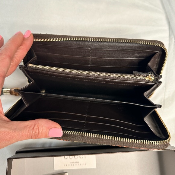 AUTHENTIC Gucci Python Zipper Wallet - Picture 2 of 8
